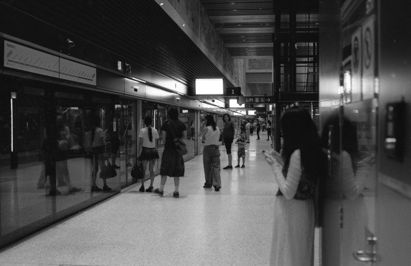 <strong>Barangaroo Metro Platform</strong><br> <!-- title -->
July 2024<br> <!-- date -->
Scanned BW Negative<br> <!-- medium -->
Ilford FP4+ @ 200 ISO<br> <!-- film stock -->
Contax G1 + Zeiss Planar 45mm f/2 <!-- camera/lens -->
<br><br>
<em> <!-- inspiration/motivation -->
No description available yet.
</em>
